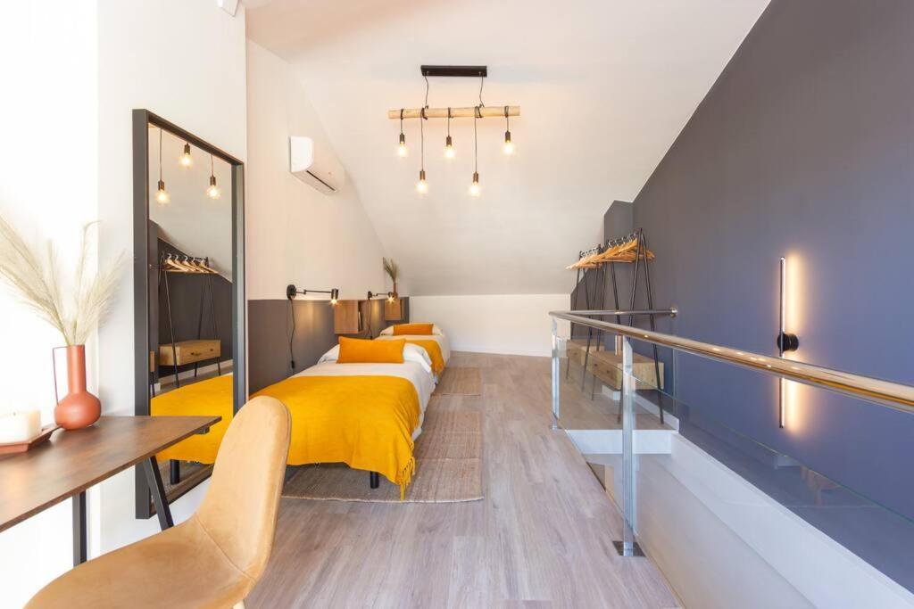 Apartamento Duplex With Terrace Near Bcn Terrassa Exterior foto